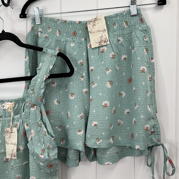 🆕Hem & Thread Ruffle Sleeve Short Set Cinch Detail Floral Pattern S,M & L Sets - Picture 4 of 6
